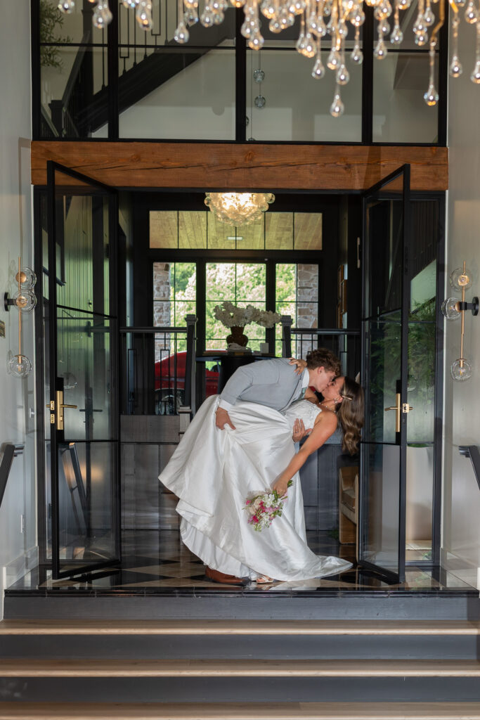 Bride and groom at Hidden Grove Estate by Michigan wedding photographer Savvy Shoots photography